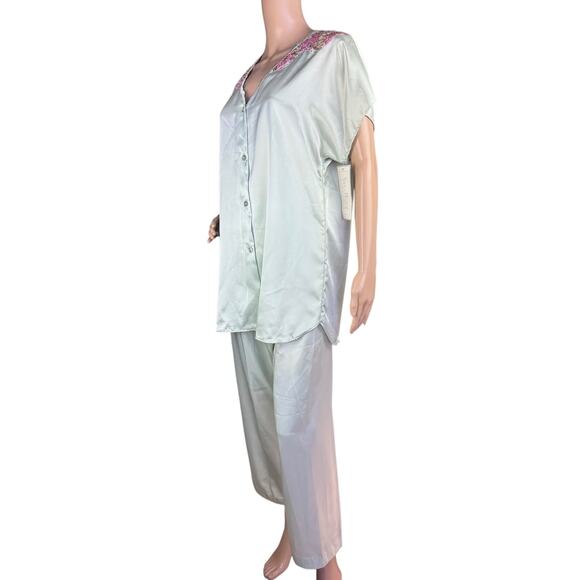Vintage Val Mode Lingerie 2 Pieces Pale Green Satin Pant & Top Sleepwear Set M - Picture 2 of 12